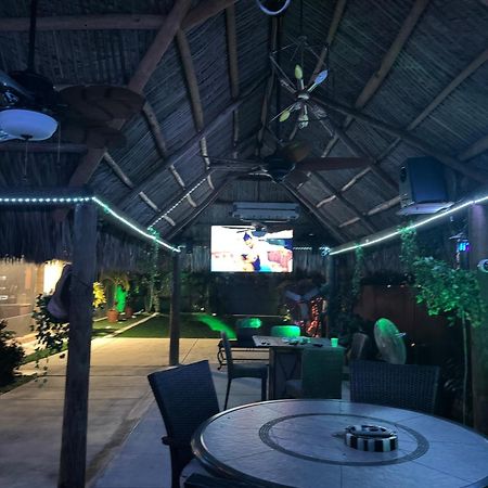 Paradise Oasis1 Golden Glades エクステリア 写真