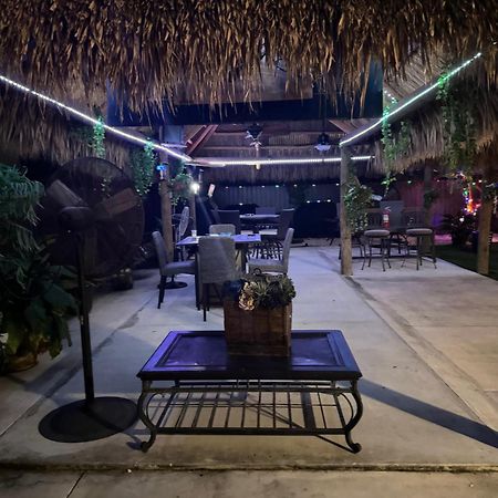Paradise Oasis1 Golden Glades エクステリア 写真