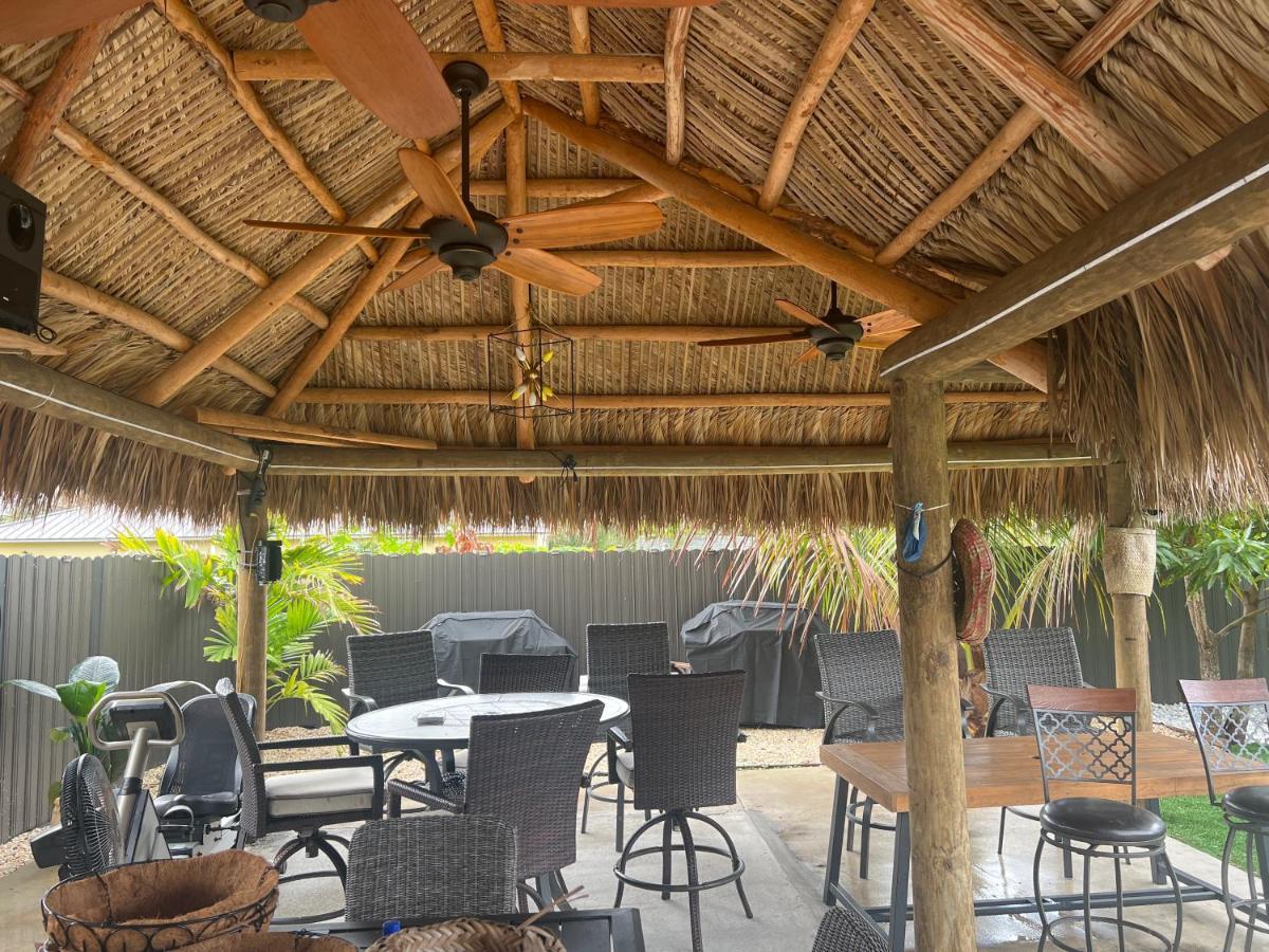 Paradise Oasis1 Golden Glades エクステリア 写真