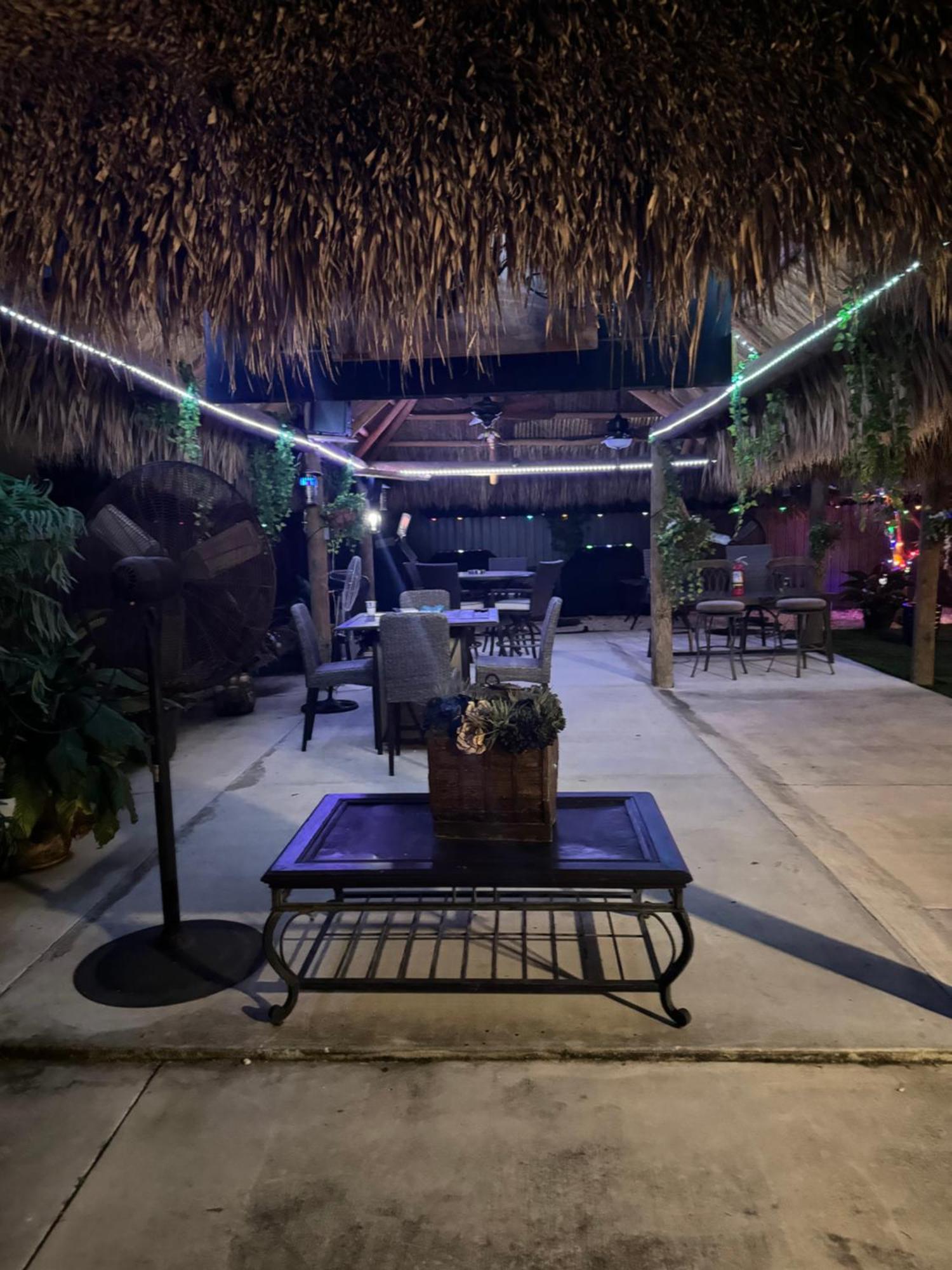 Paradise Oasis1 Golden Glades エクステリア 写真