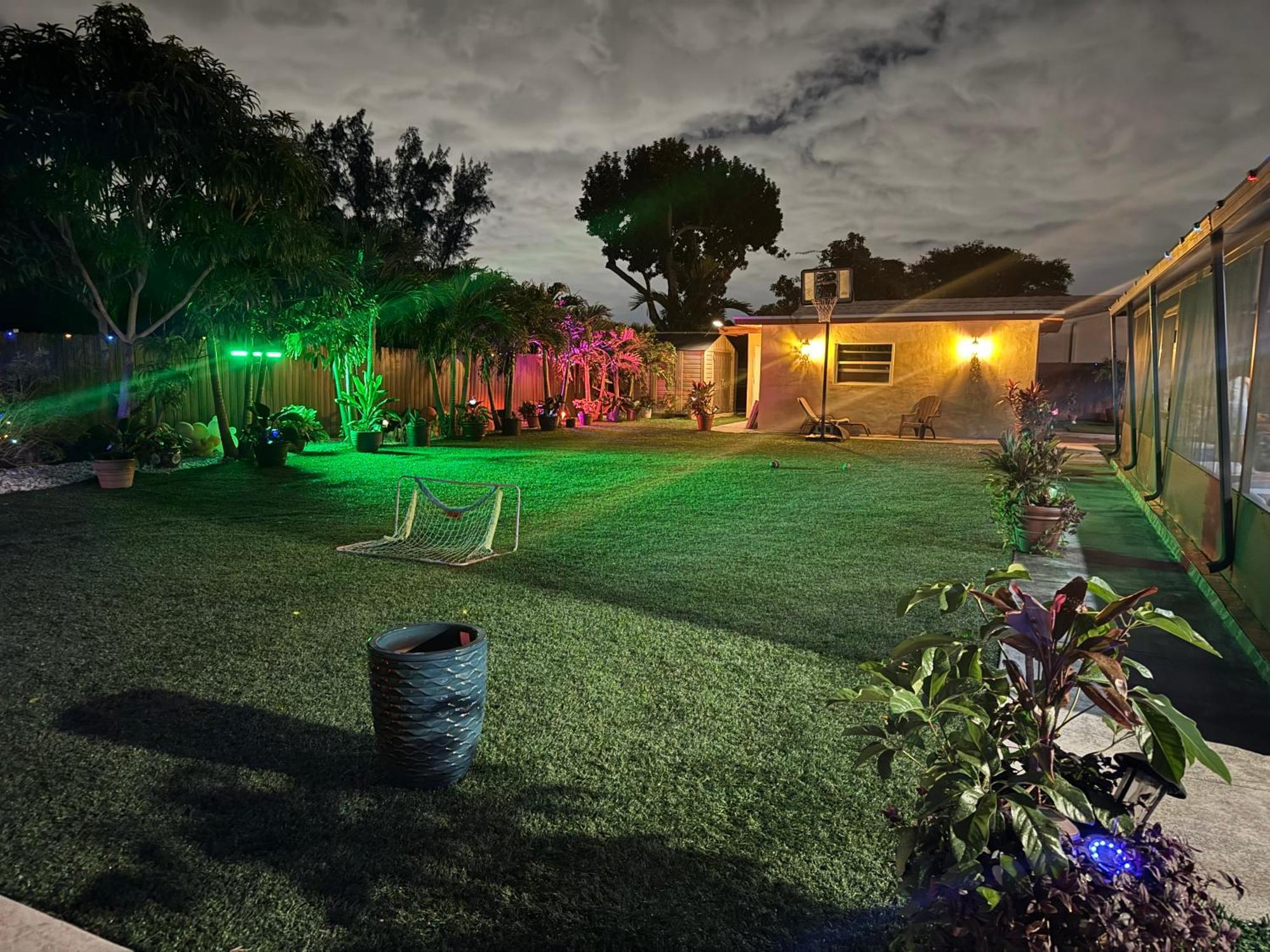 Paradise Oasis1 Golden Glades エクステリア 写真