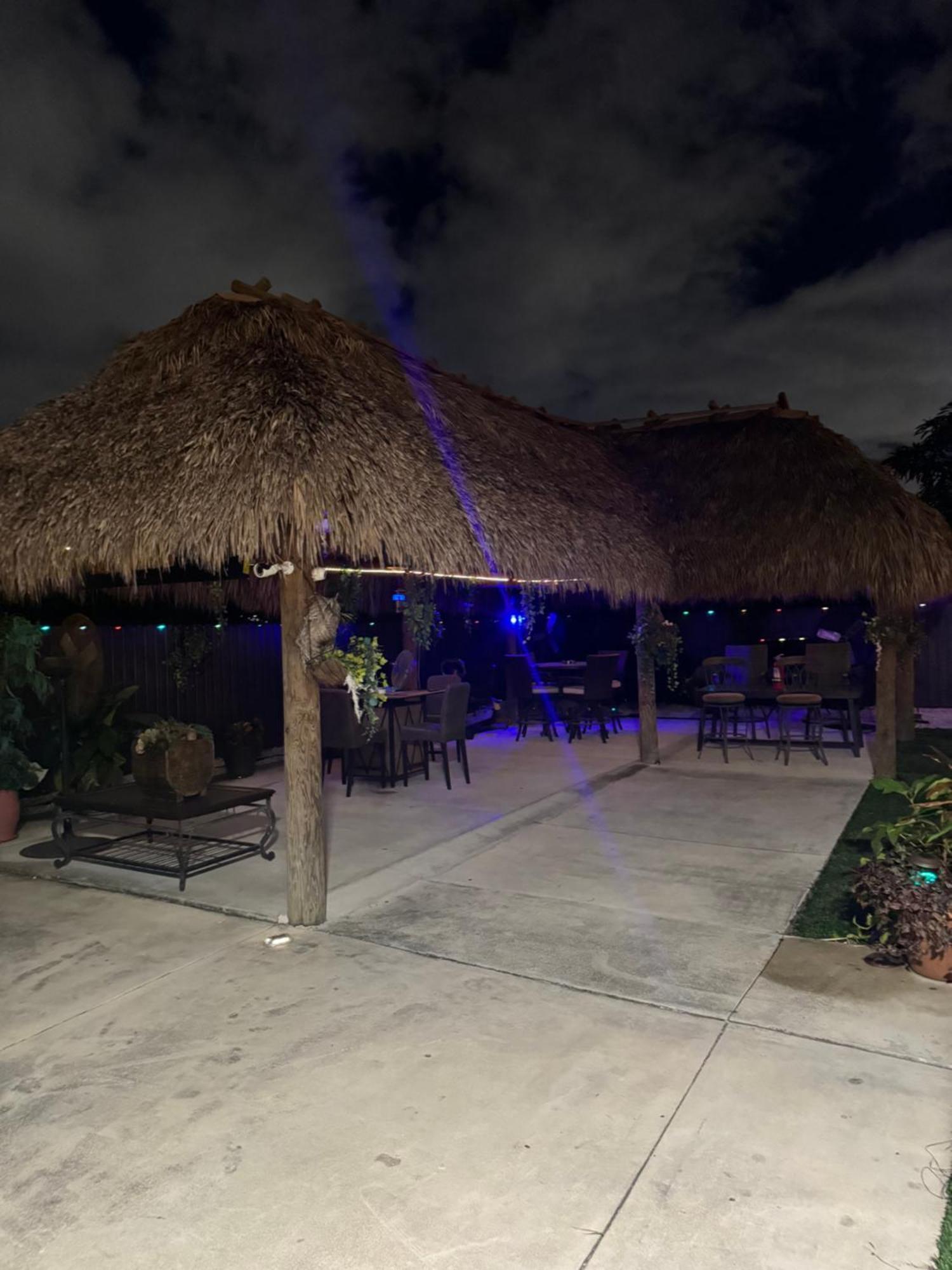 Paradise Oasis1 Golden Glades エクステリア 写真