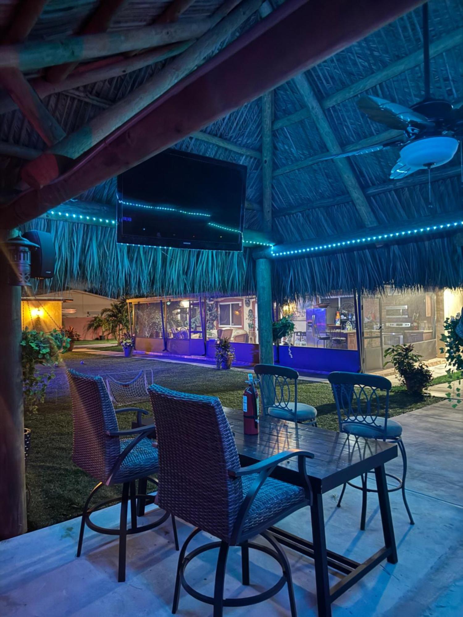 Paradise Oasis1 Golden Glades エクステリア 写真